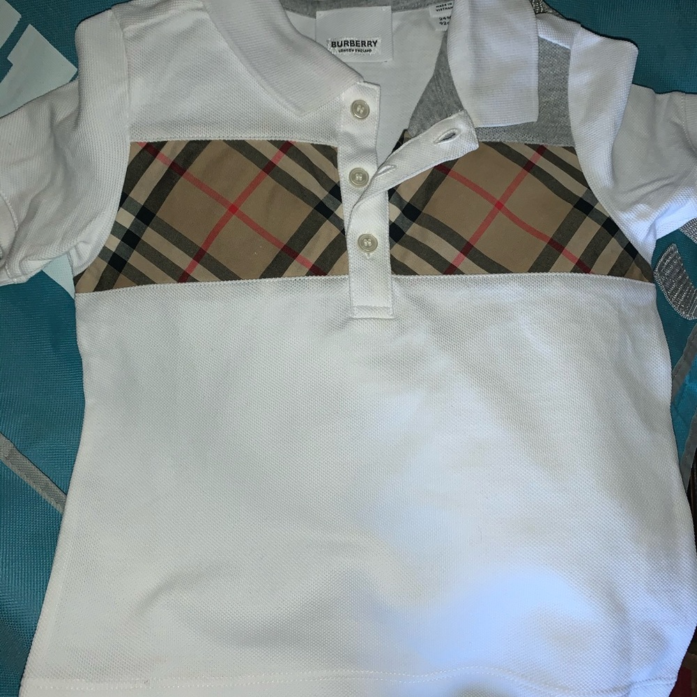 2T toddler burberry set like new (worn once)